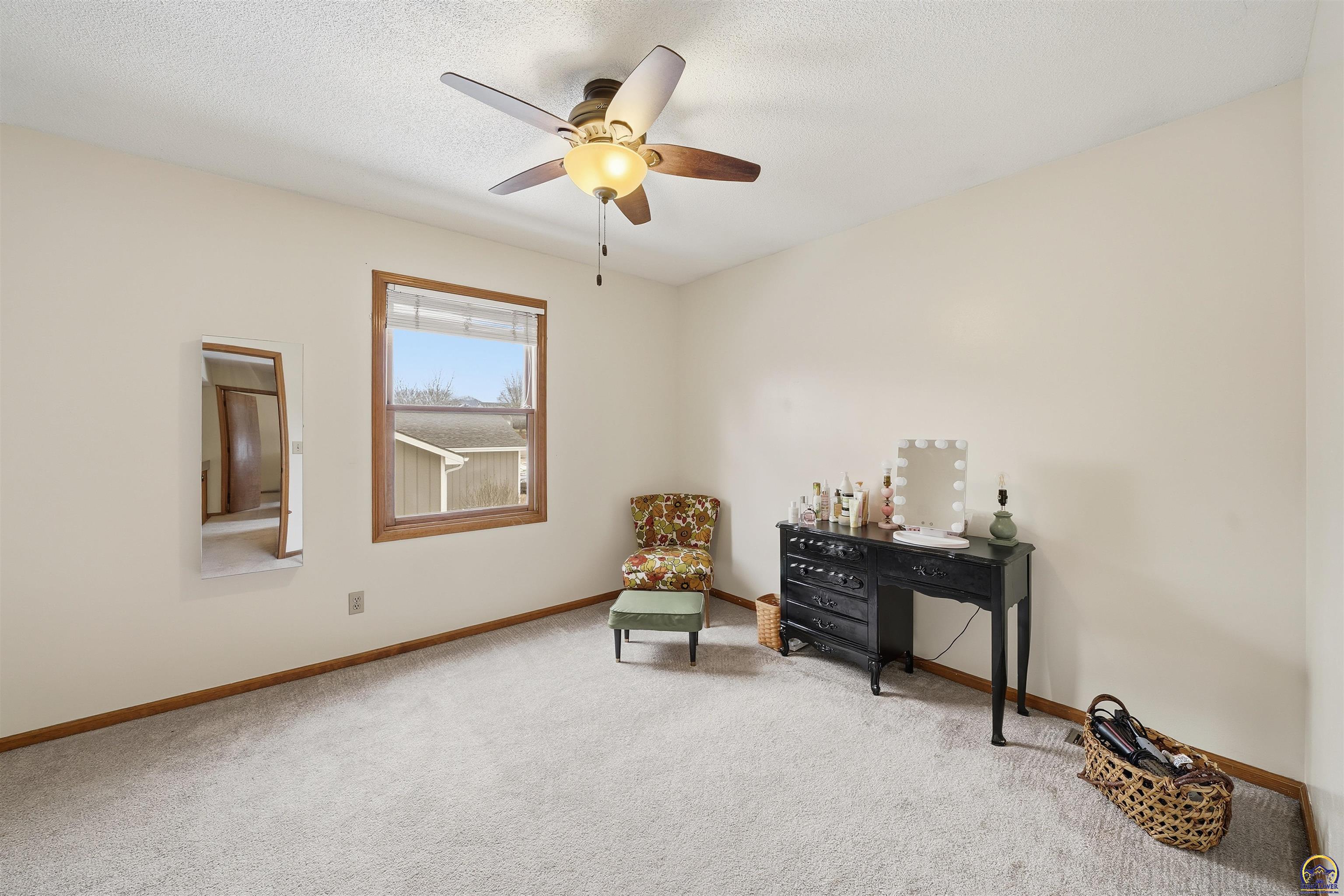 3911 Southwest 38th Lane Topeka, KS 66610 - Photo 20 of 35