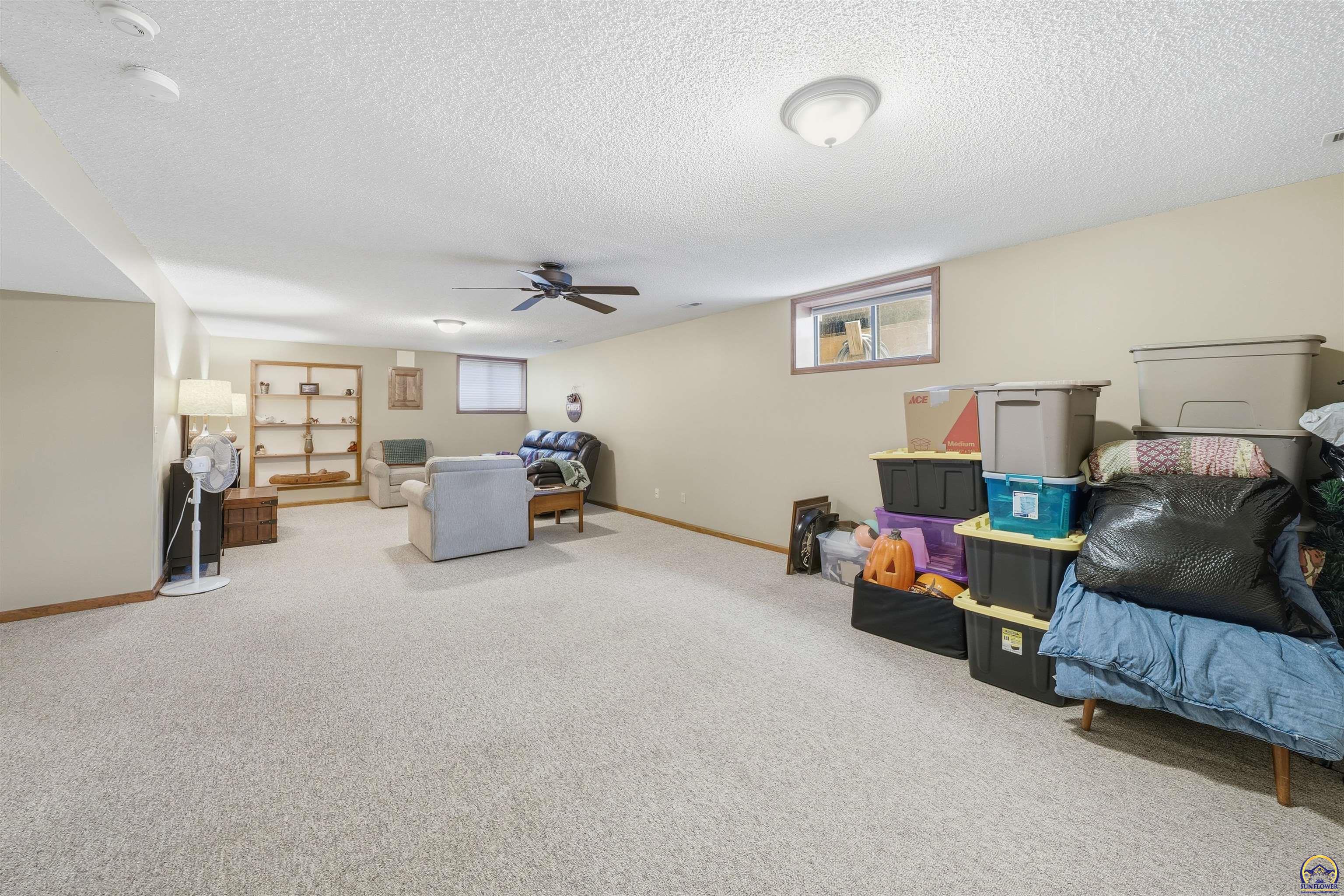 3911 Southwest 38th Lane Topeka, KS 66610 - Photo 26 of 35