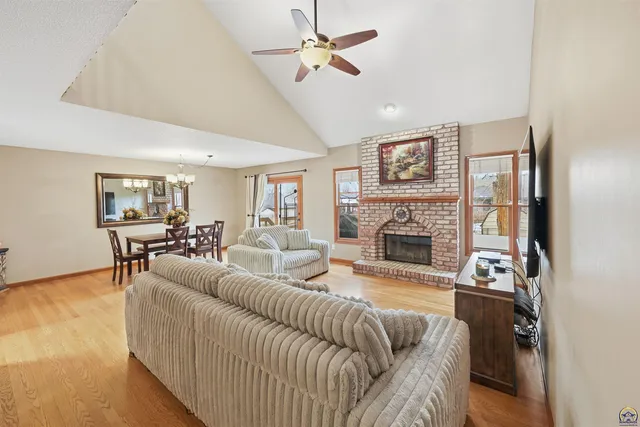 $305,000 | 3911 Southwest 38th Lane, Topeka, KS 66610