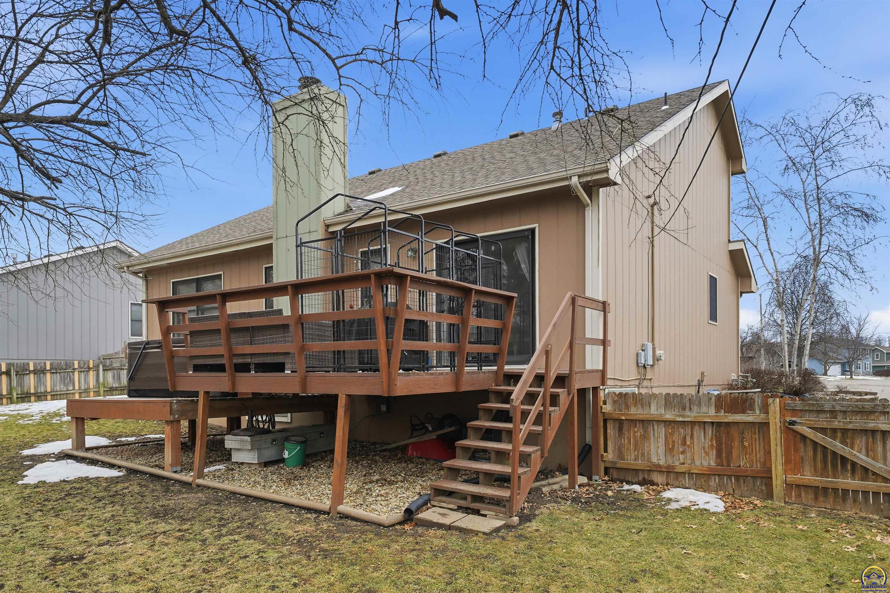 3911 Southwest 38th Lane Topeka, KS 66610 - Photo 32 of 35