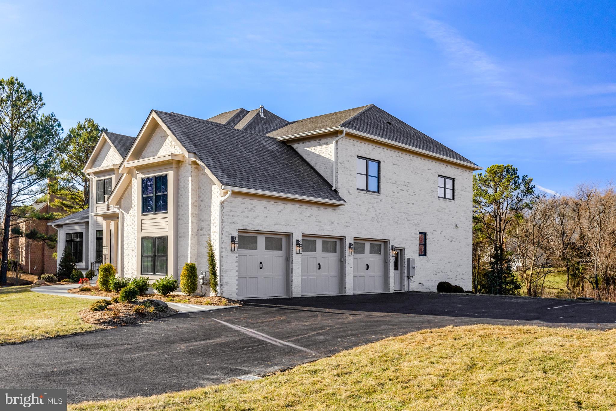 1002 Springvale Road Great Falls, VA 22066 - Photo 106 of 114 a front view of a house with yard