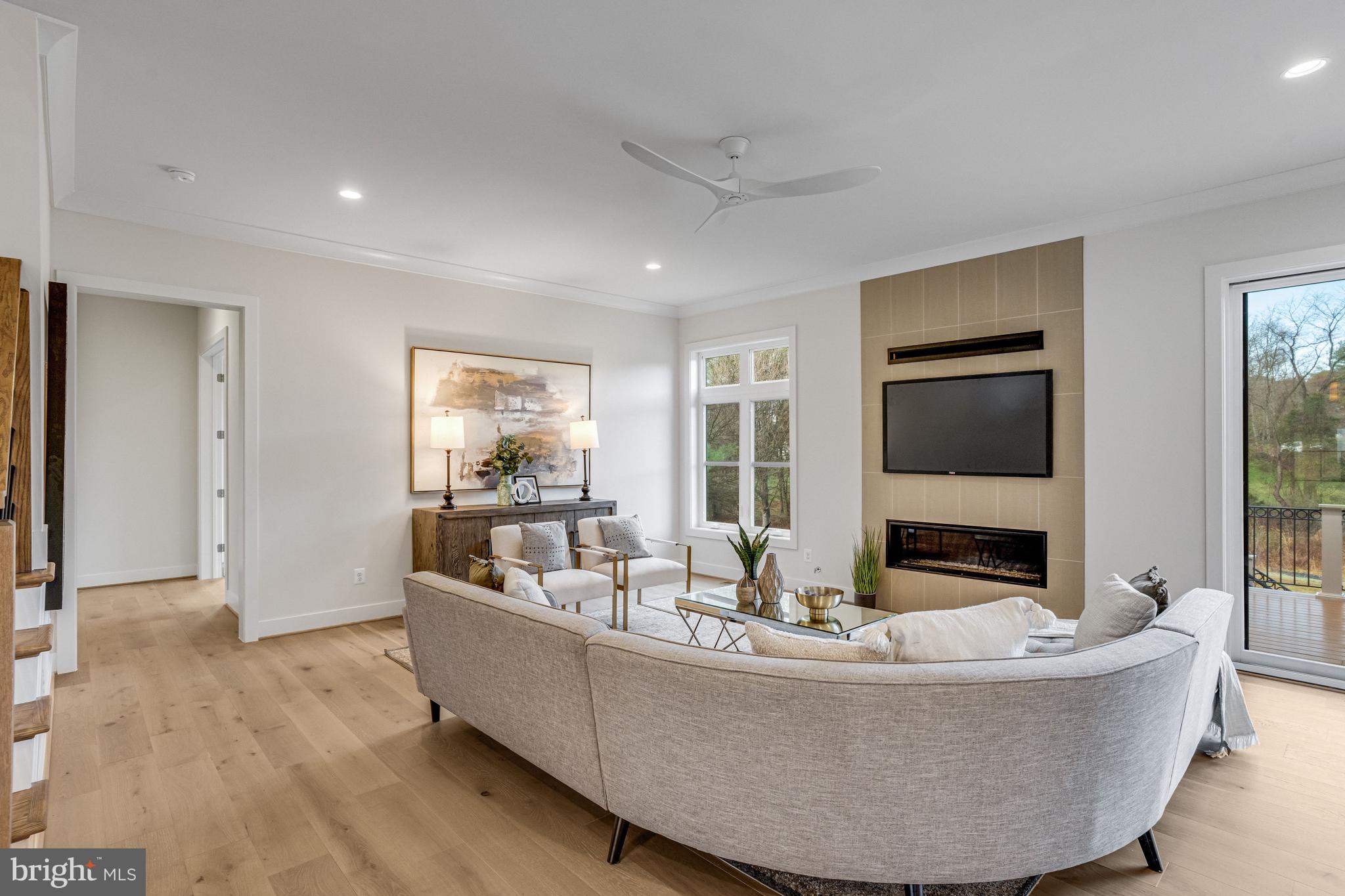 1002 Springvale Road Great Falls, VA 22066 - Photo 11 of 73