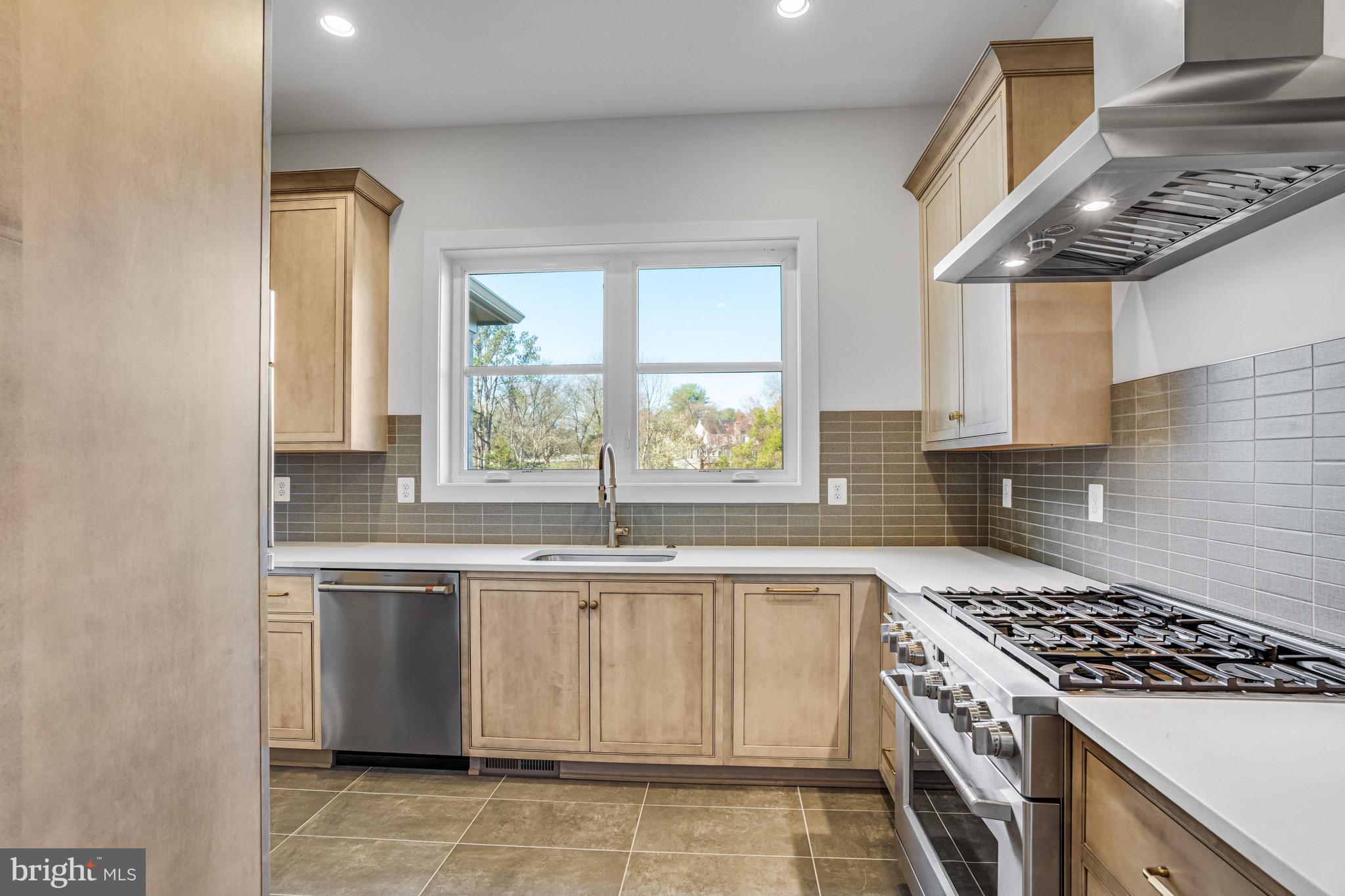 1002 Springvale Road Great Falls, VA 22066 - Photo 31 of 73 catering kitchen