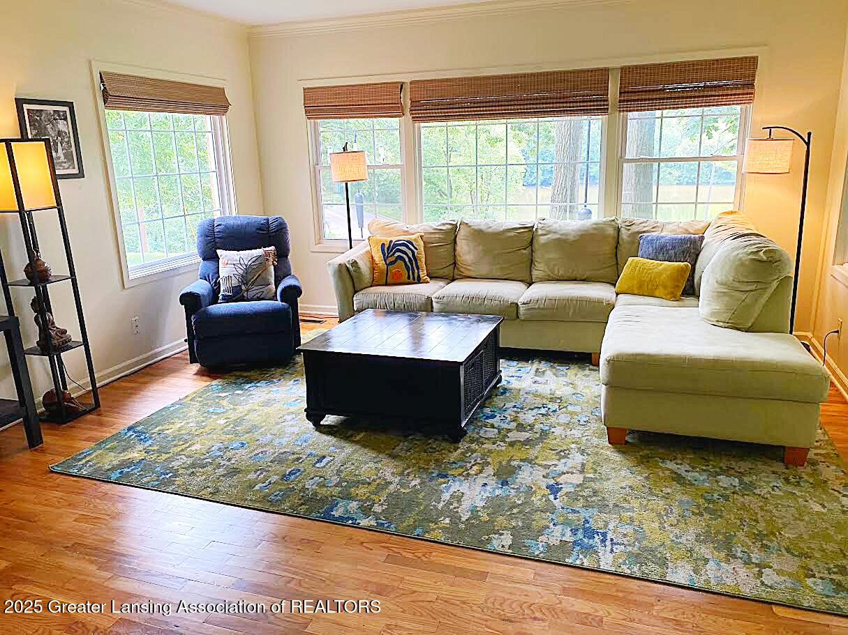 2031 Cumberland Road Lansing, MI 48906 - Photo 5 of 50 Livingroom (right)