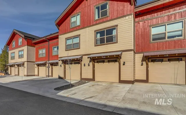 $549,900 | 211 Broken Pine Lane, McCall, ID 83638