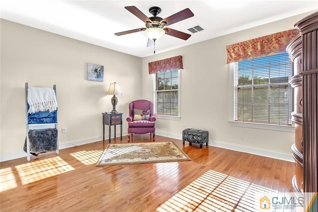 87 Willocks Circle Somerset, NJ 08873 - Photo 24 of 31 a living room with furniture
