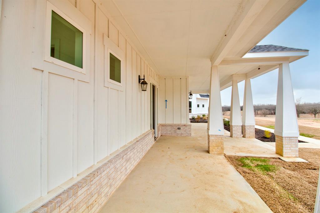 117 Mustang Springs Circle Sunset, TX 76270 - Photo 6 of 40