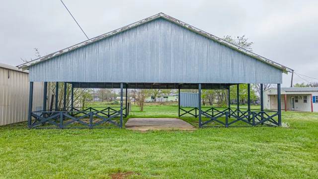 $450,000 | 447 North Commerce Street, Marquez, TX 77865