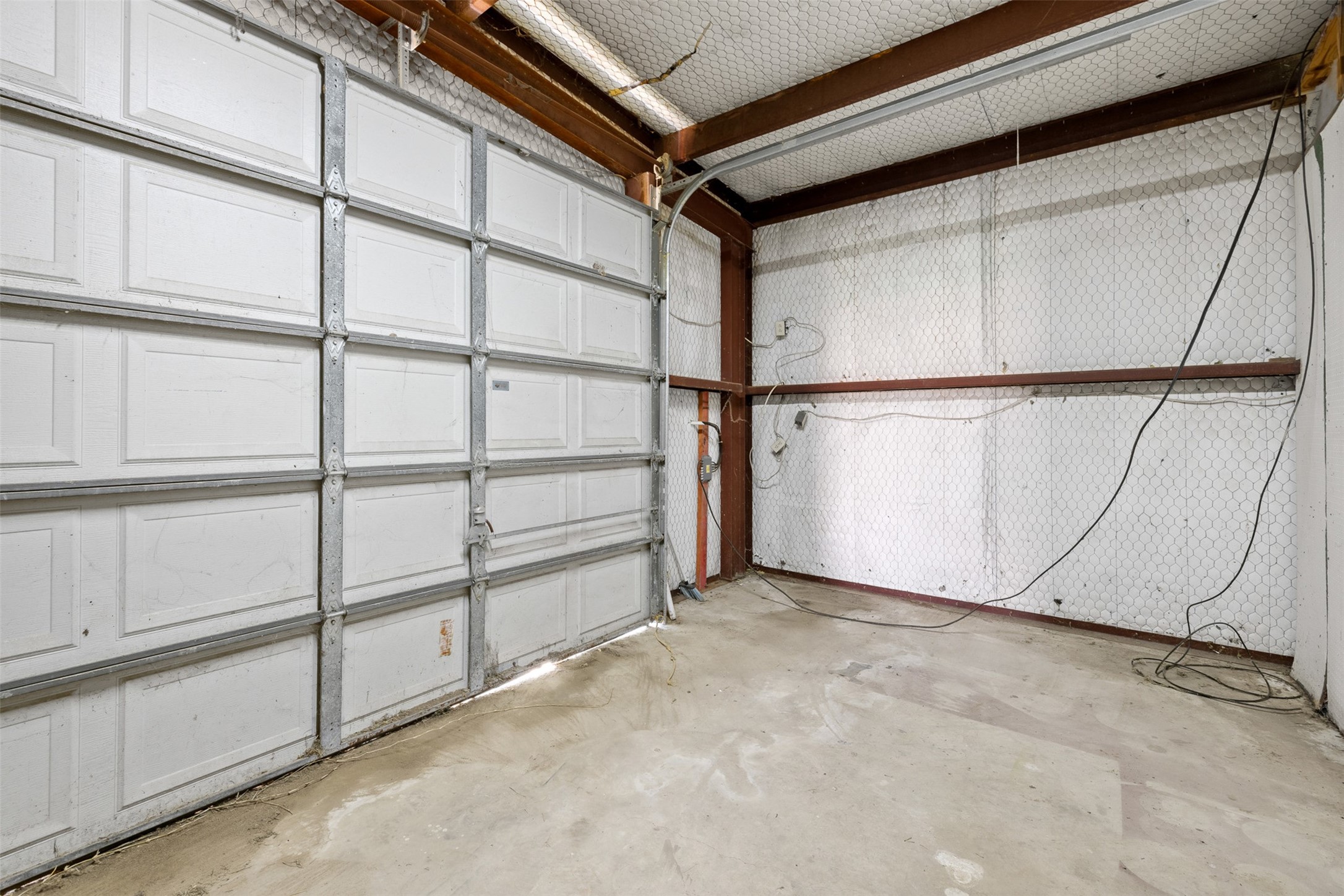 447 North Commerce Street Marquez, TX 77865 - Photo 9 of 27 a view of a garage