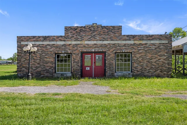 $450,000 | 447 North Commerce Street, Marquez, TX 77865