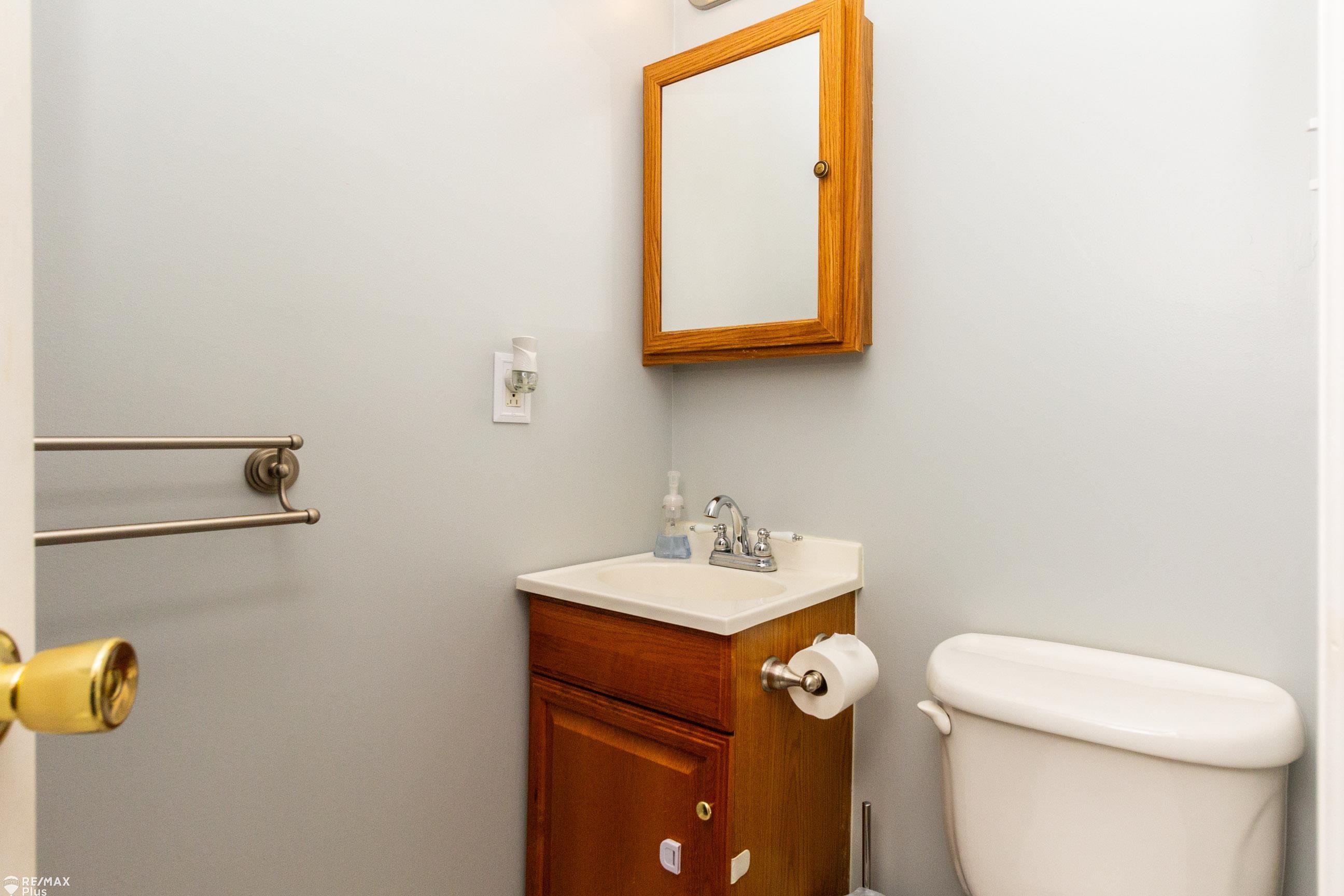 6118 North Vassar Road Flint, MI 48506 - Photo 17 of 30 50139098-7ca2f494-1e24-430e-b5b3-4672fa89cde3.JPG