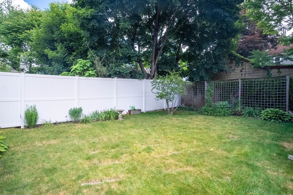 43 Ellsworth Avenue Springfield, MA 01118 - Photo 28 of 35