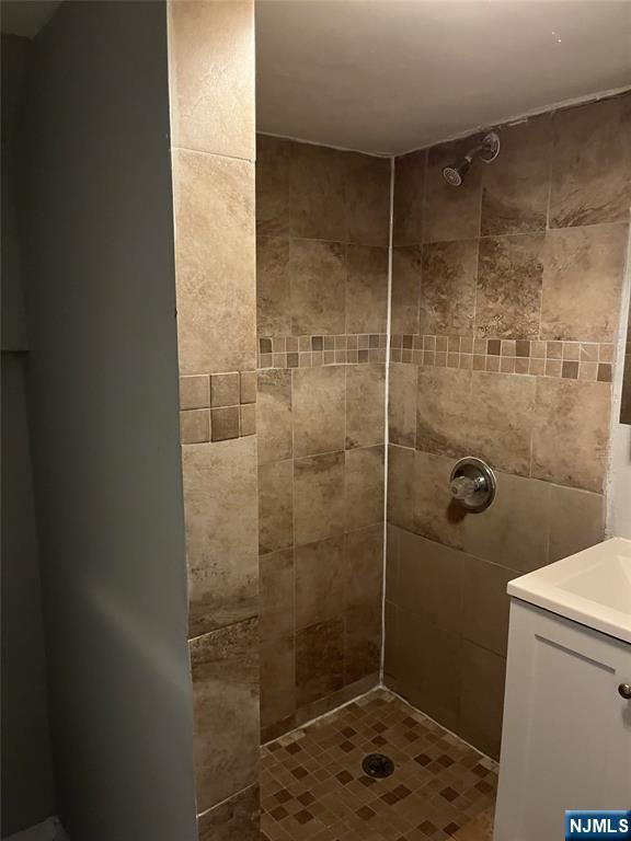 84-86 Main Street, Unit 1 Paterson, NJ 07505 - Photo 9 of 10 a bathroom with a shower