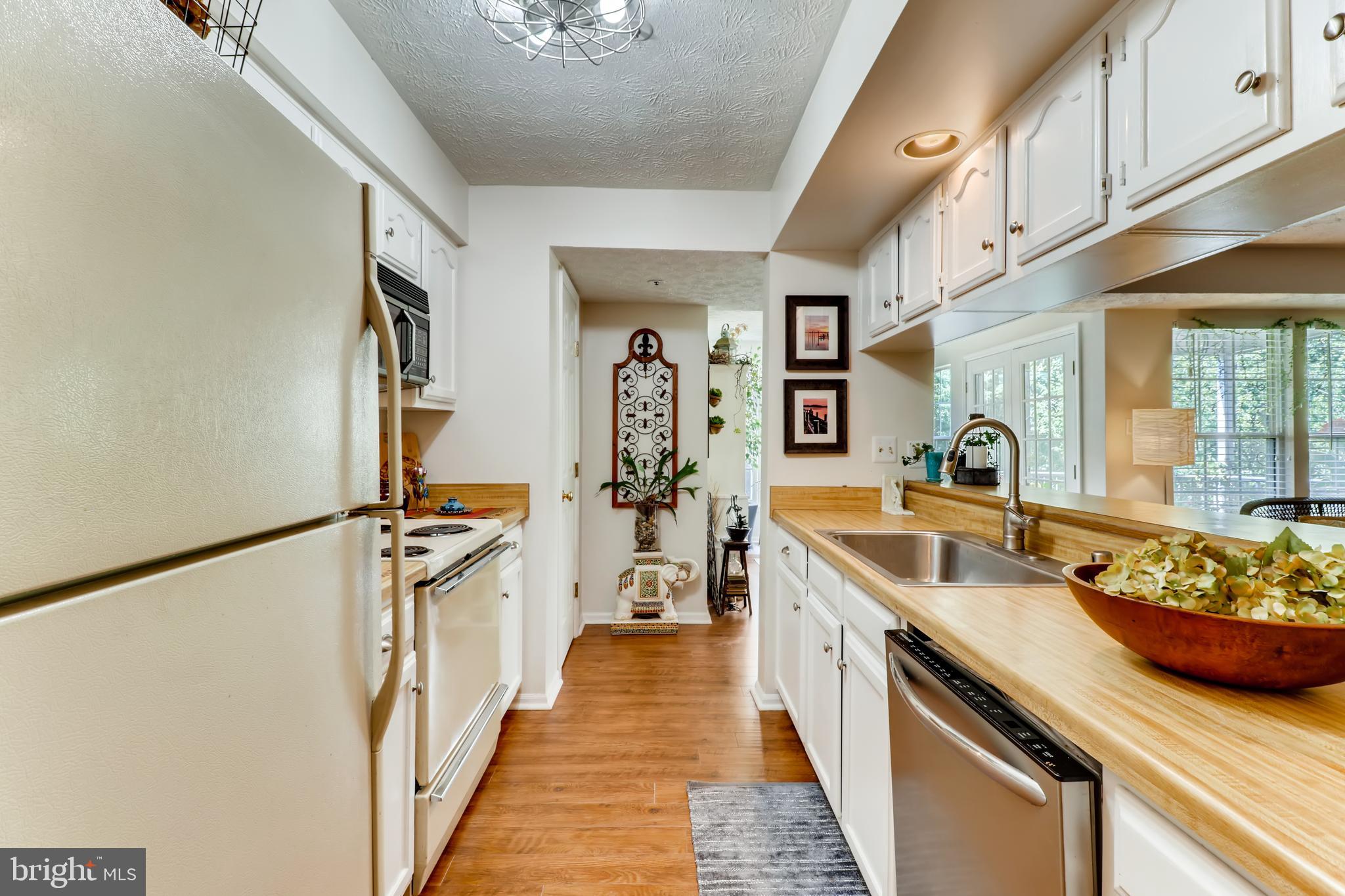 611 Deering Road, Unit 1F Pasadena, MD 21122 - Photo 4 of 11