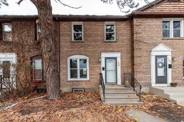 $233,899 | 308 West Greenwood Avenue, Waukegan, IL 60087