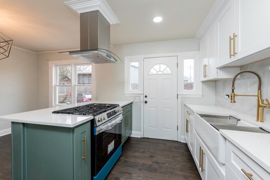 308 West Greenwood Avenue Waukegan, IL 60087 - Photo 11 of 22