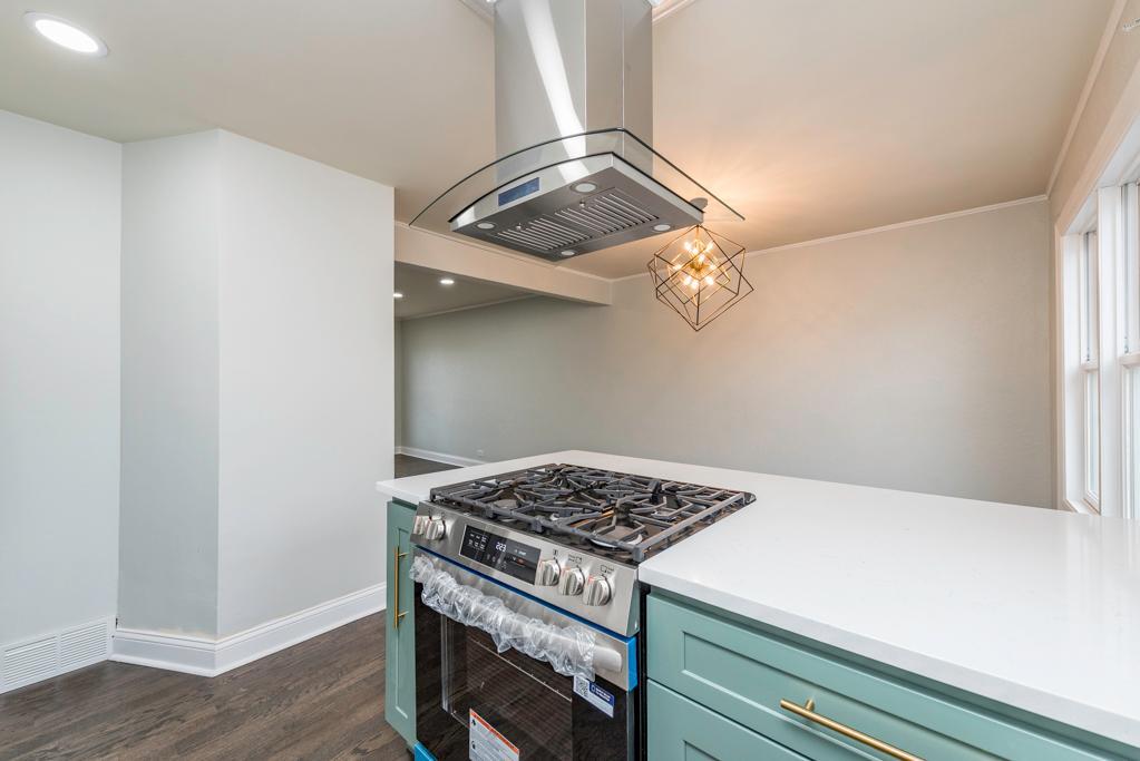 308 West Greenwood Avenue Waukegan, IL 60087 - Photo 13 of 22