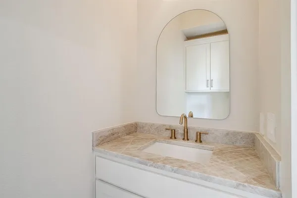 $2,950 | 300 Foch Street, Unit 120, Fort Worth, TX 76107