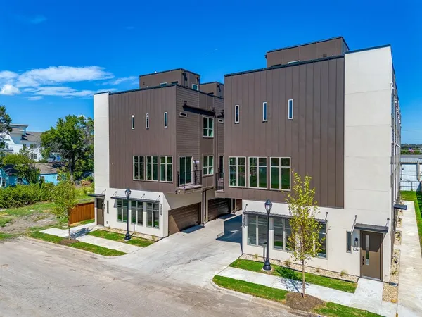 $2,950 | 300 Foch Street, Unit 120, Fort Worth, TX 76107