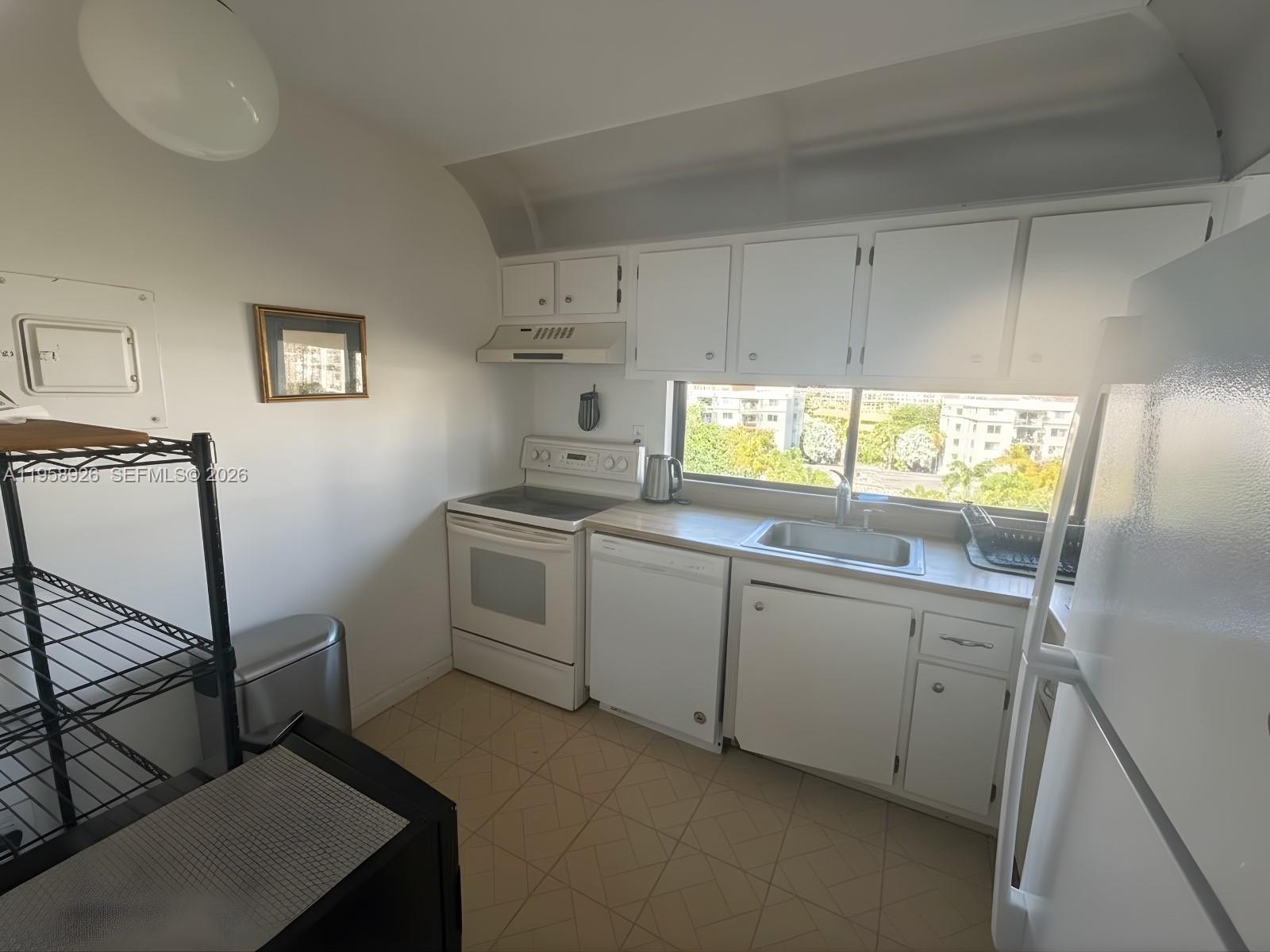 17021 North Bay Road, Unit 706 Sunny Isles Beach, FL 33160 - Photo 6 of 13