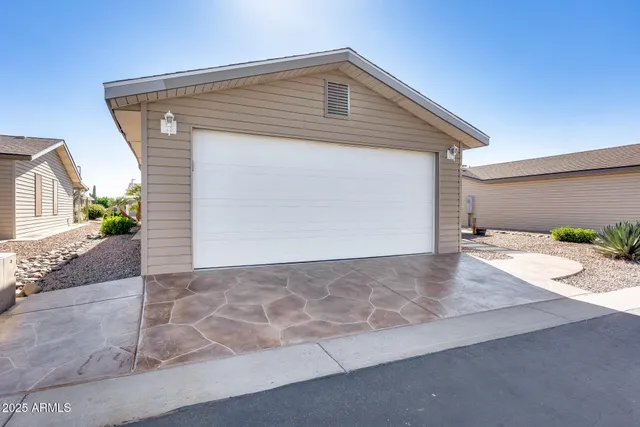 $180,000 | 3301 South Goldfield Road, Unit 1043, Apache Junction, AZ 85119