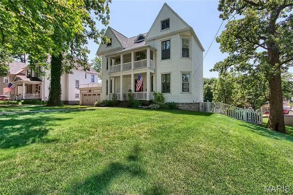 $774,900 | 7324 Vine Avenue, St. Louis, MO 63143