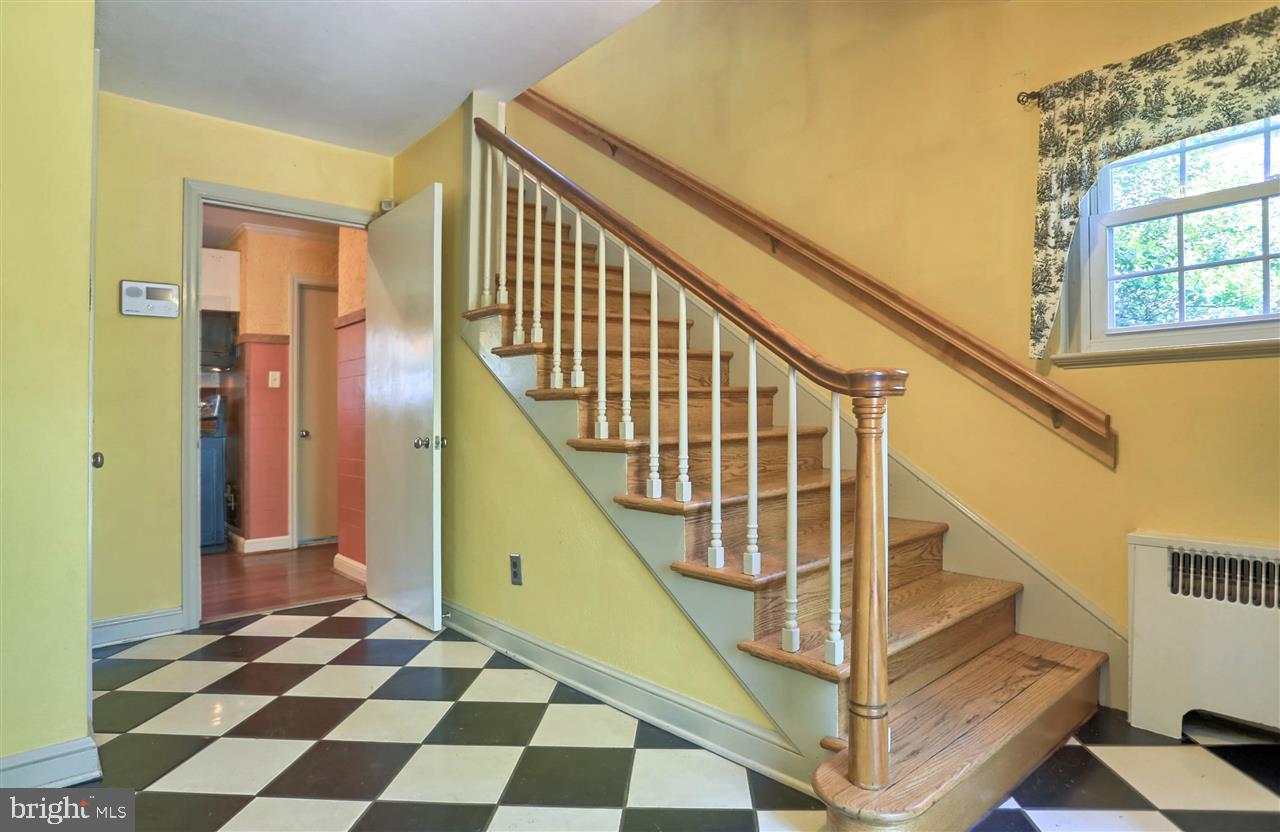 173 Irving Road York, PA 17403 - Photo 2 of 33 Gallery Image 2