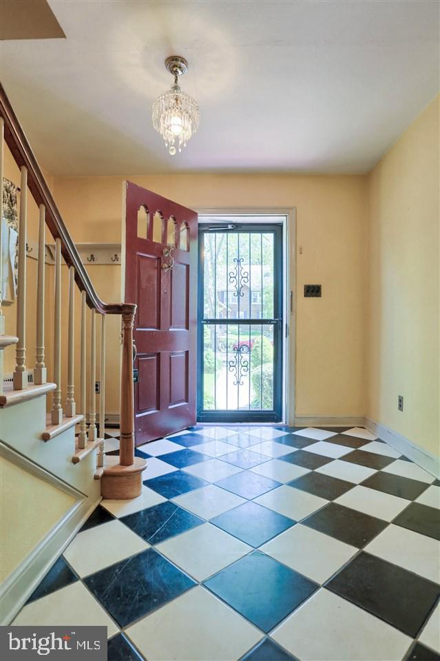 173 Irving Road York, PA 17403 - Photo 3 of 33 Gallery Image 3