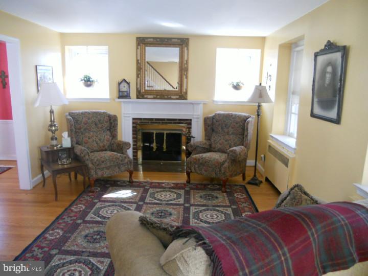 9 Rolling Road Claymont, DE 19703 - Photo 4 of 25 Gallery Image 4