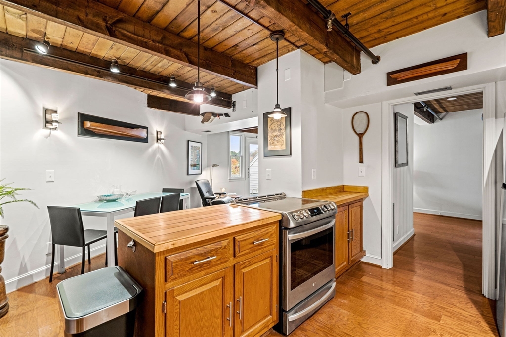 90 Wharf Street, Unit L10 Salem, MA 01970 - Photo 14 of 32 a utility room with dryer and washer