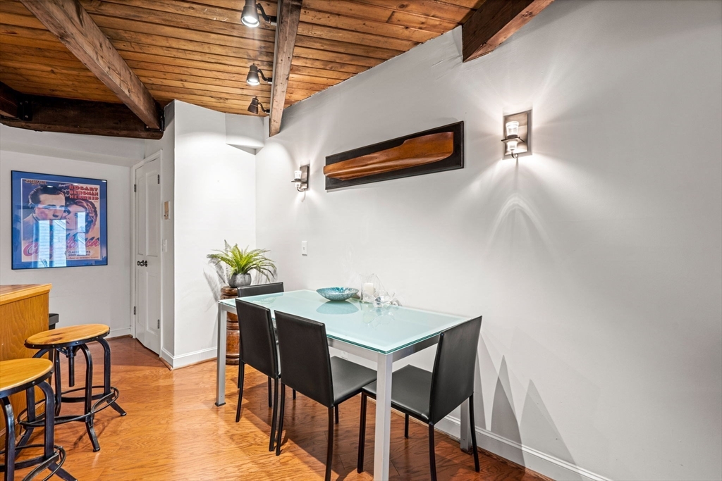 90 Wharf Street, Unit L10 Salem, MA 01970 - Photo 15 of 32 a view of a dining room with furniture