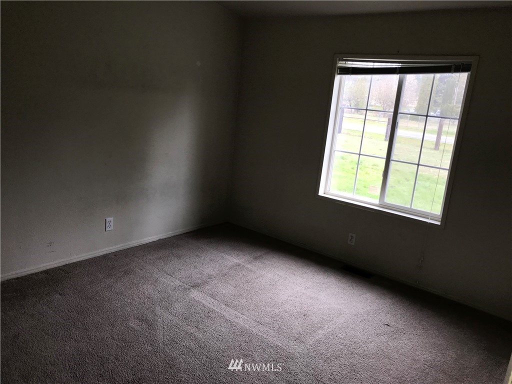 700 Hubbard Road Southeast Rainier, WA 98576 - Photo 14 of 20 Gallery Image 14