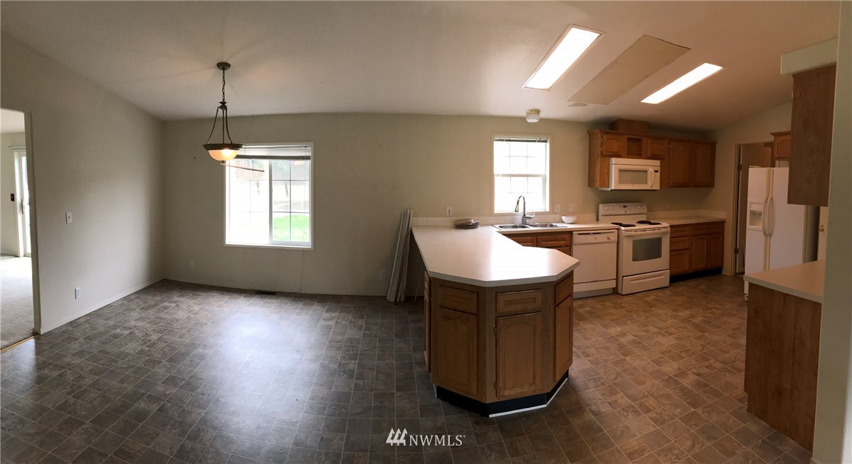 700 Hubbard Road Southeast Rainier, WA 98576 - Photo 9 of 20 Gallery Image 9