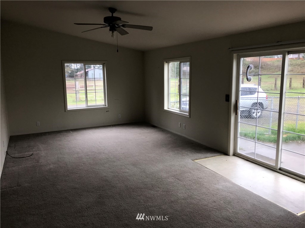 700 Hubbard Road Southeast Rainier, WA 98576 - Photo 10 of 20 Gallery Image 10