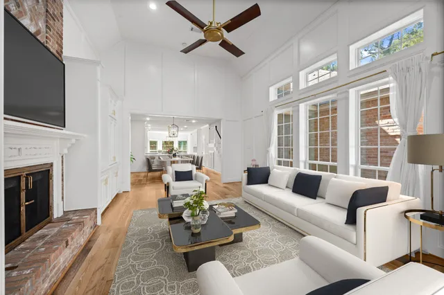 $865,000 | 32 Mellow Leaf Court, The Woodlands, TX 77381