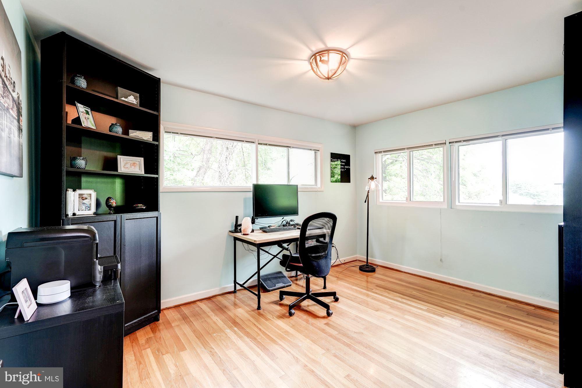6718 Old Chesterbrook Road McLean, VA 22101 - Photo 13 of 25 Huge Bedroom 2