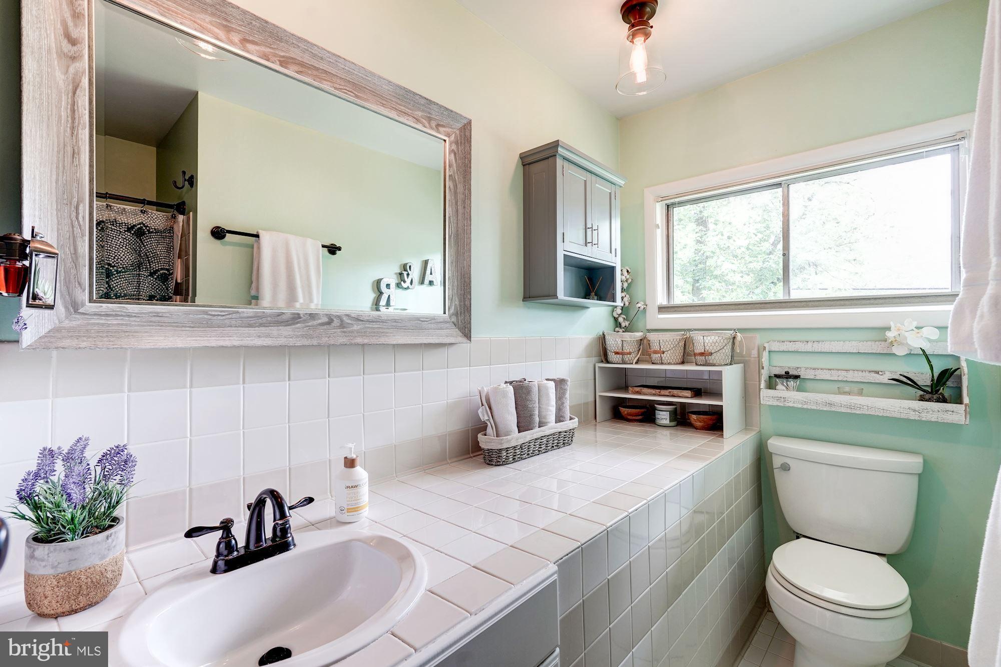 6718 Old Chesterbrook Road McLean, VA 22101 - Photo 16 of 25 Bathroom 2