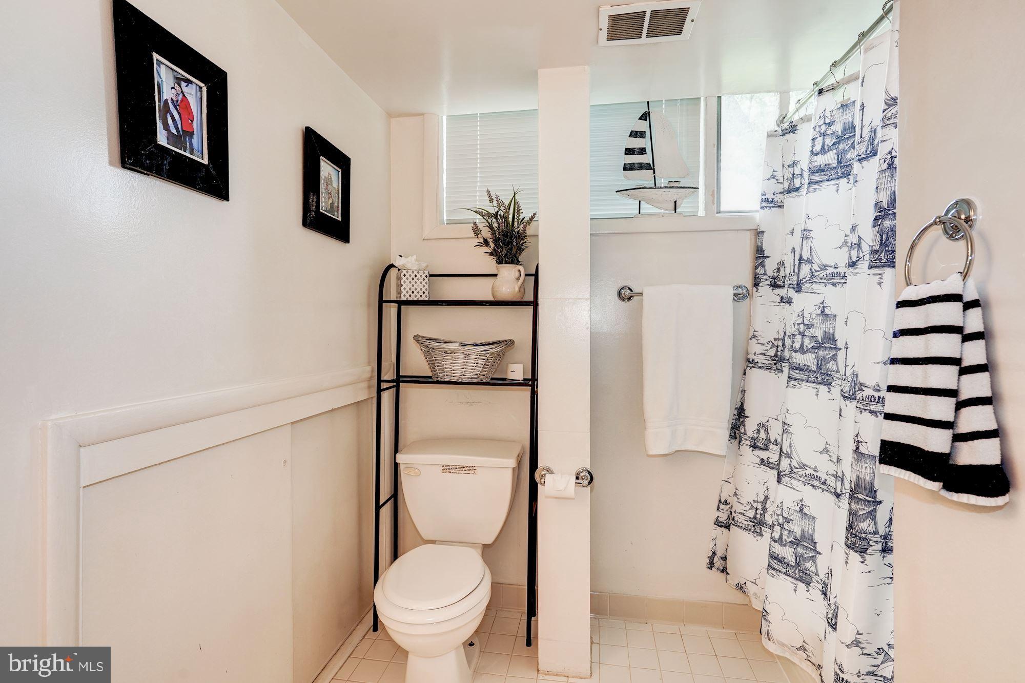6718 Old Chesterbrook Road McLean, VA 22101 - Photo 18 of 25 Bathroom 3