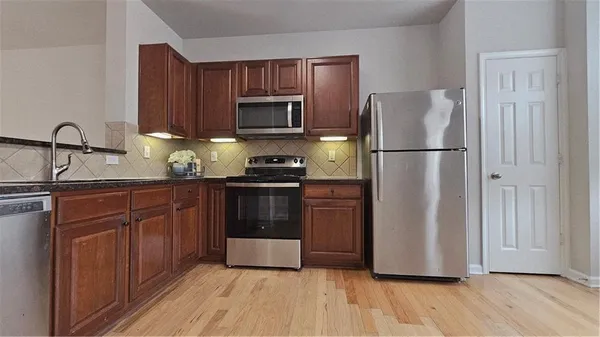 $2,200 | 2190 Landing Walk Drive, Duluth, GA 30097
