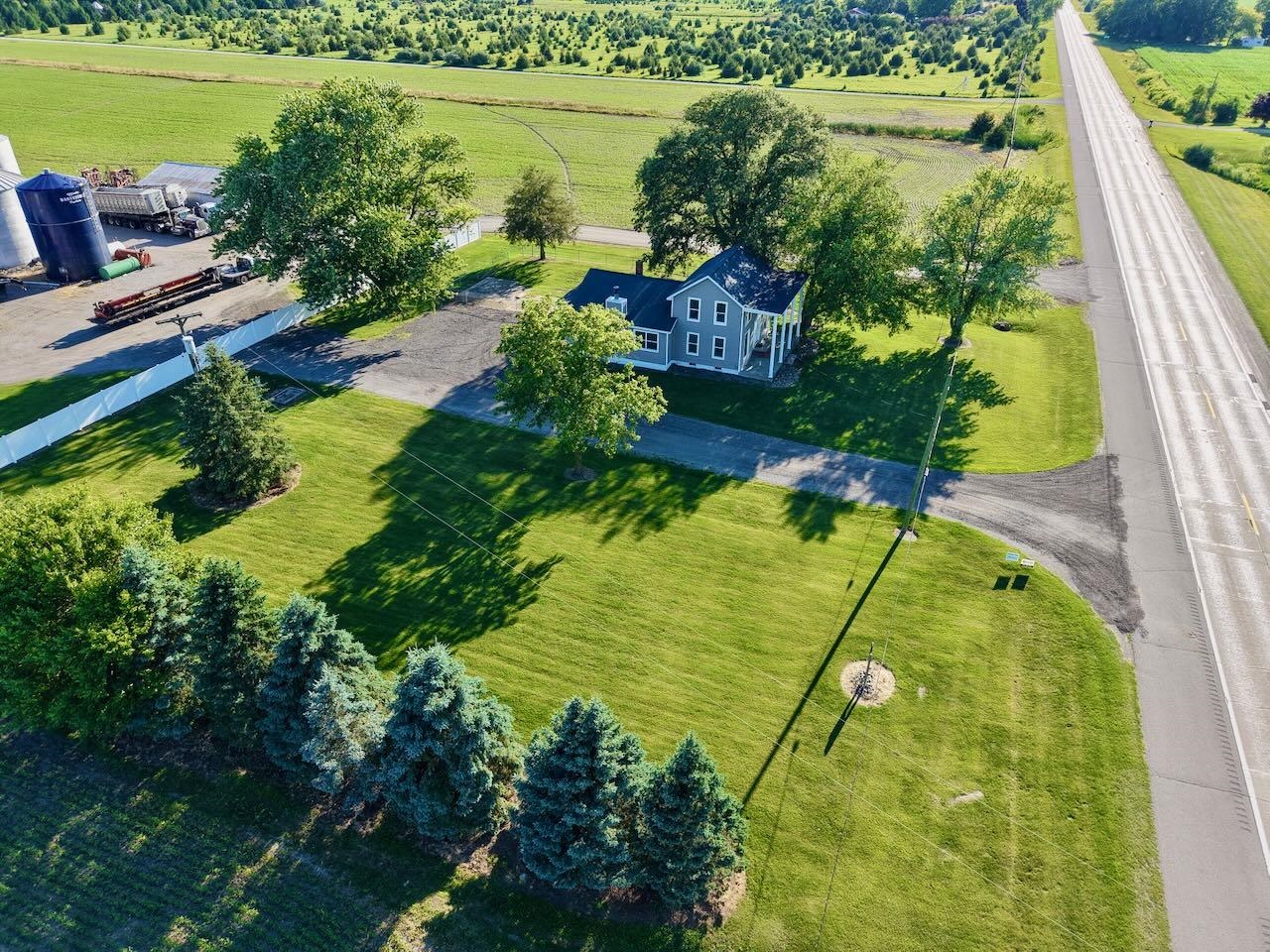 5577 Peet Road Chesaning, MI 48616 - Photo 7 of 42