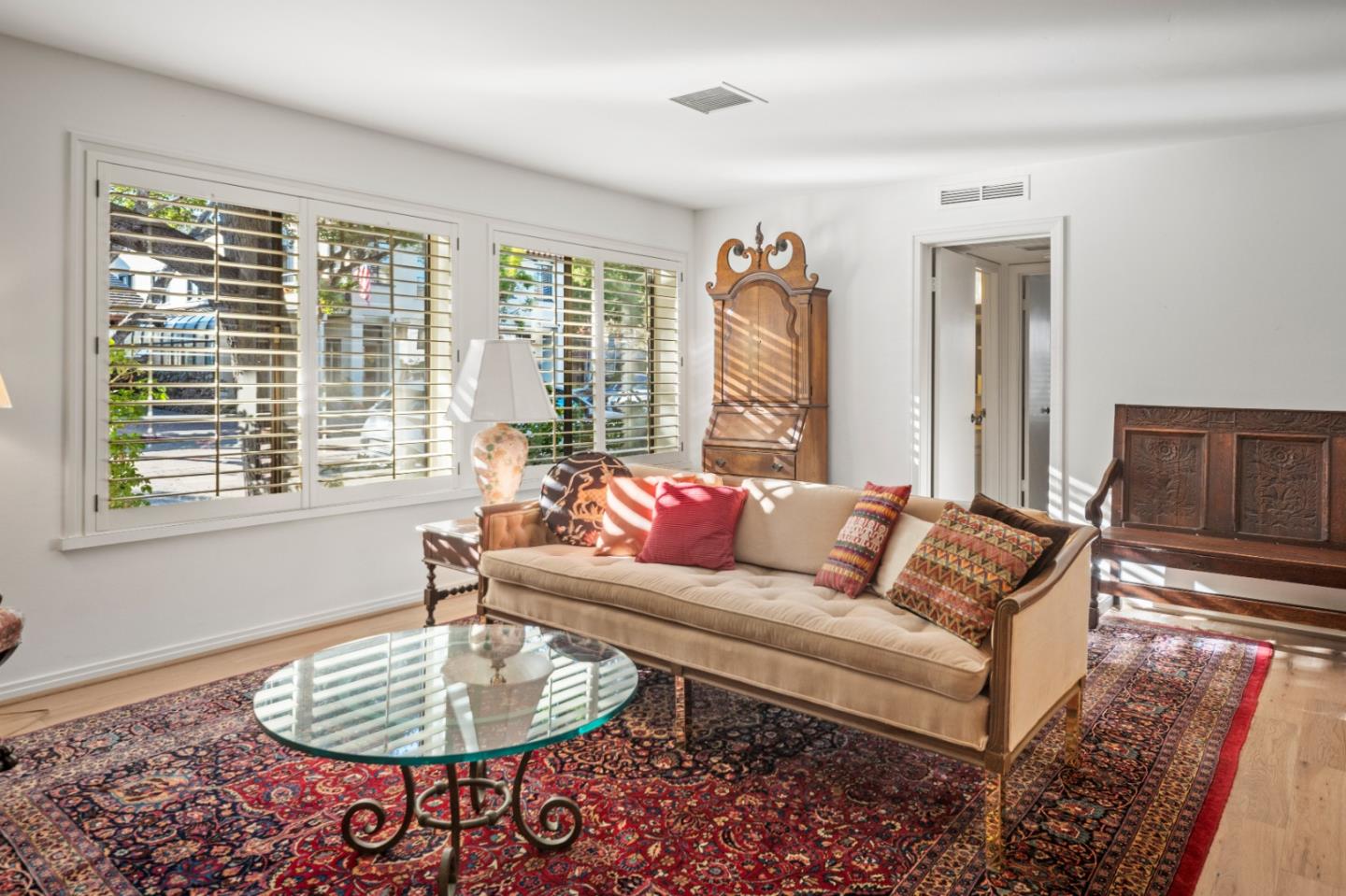 0 Northeast Ne Corner, Unit 1 Carmel, CA 93923 - Photo 6 of 33 a living room with furniture and a window