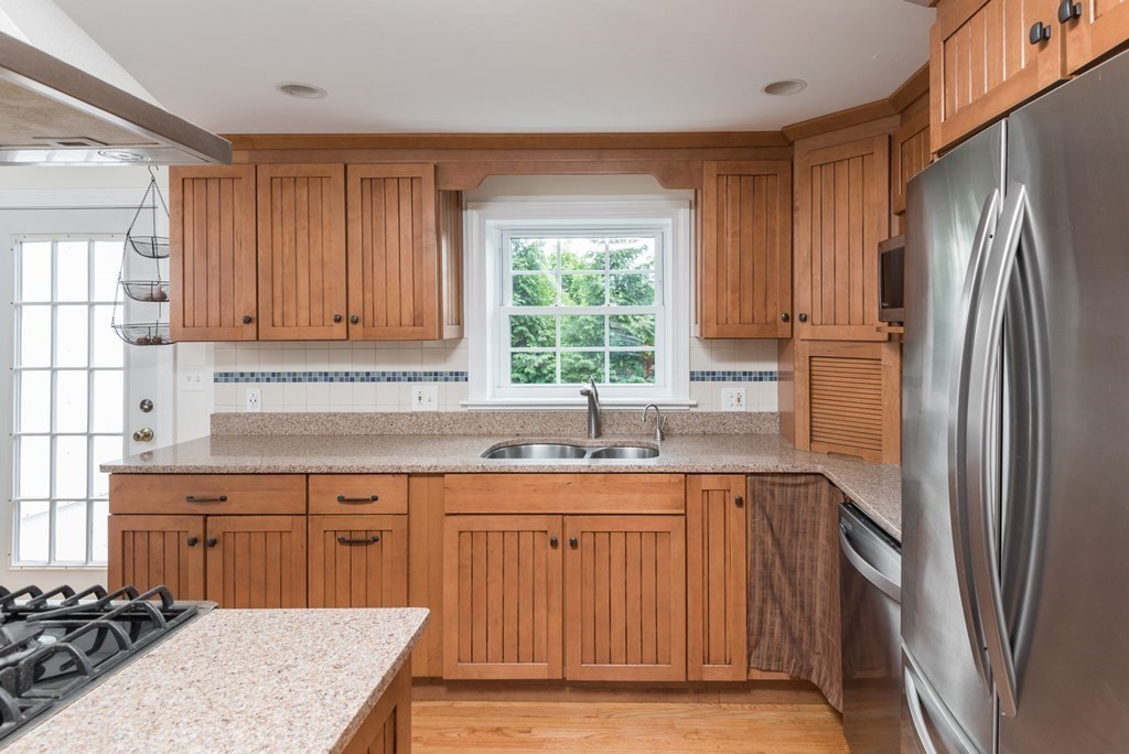 140 Reservoir Road Quincy, MA 02170 - Photo 5 of 39 Gallery Image 5