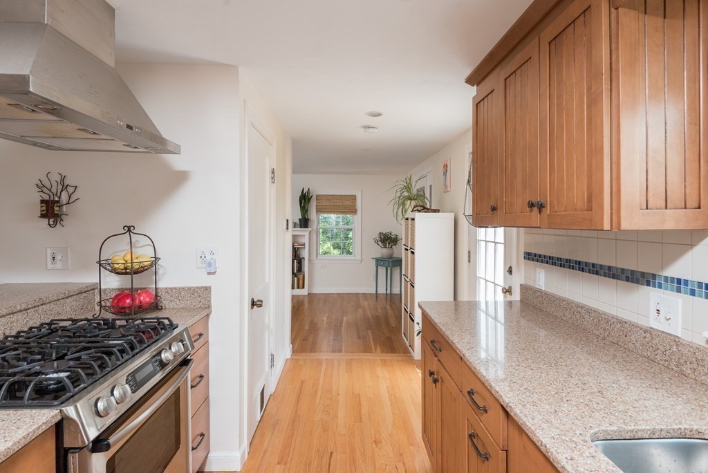140 Reservoir Road Quincy, MA 02170 - Photo 8 of 39 Gallery Image 8
