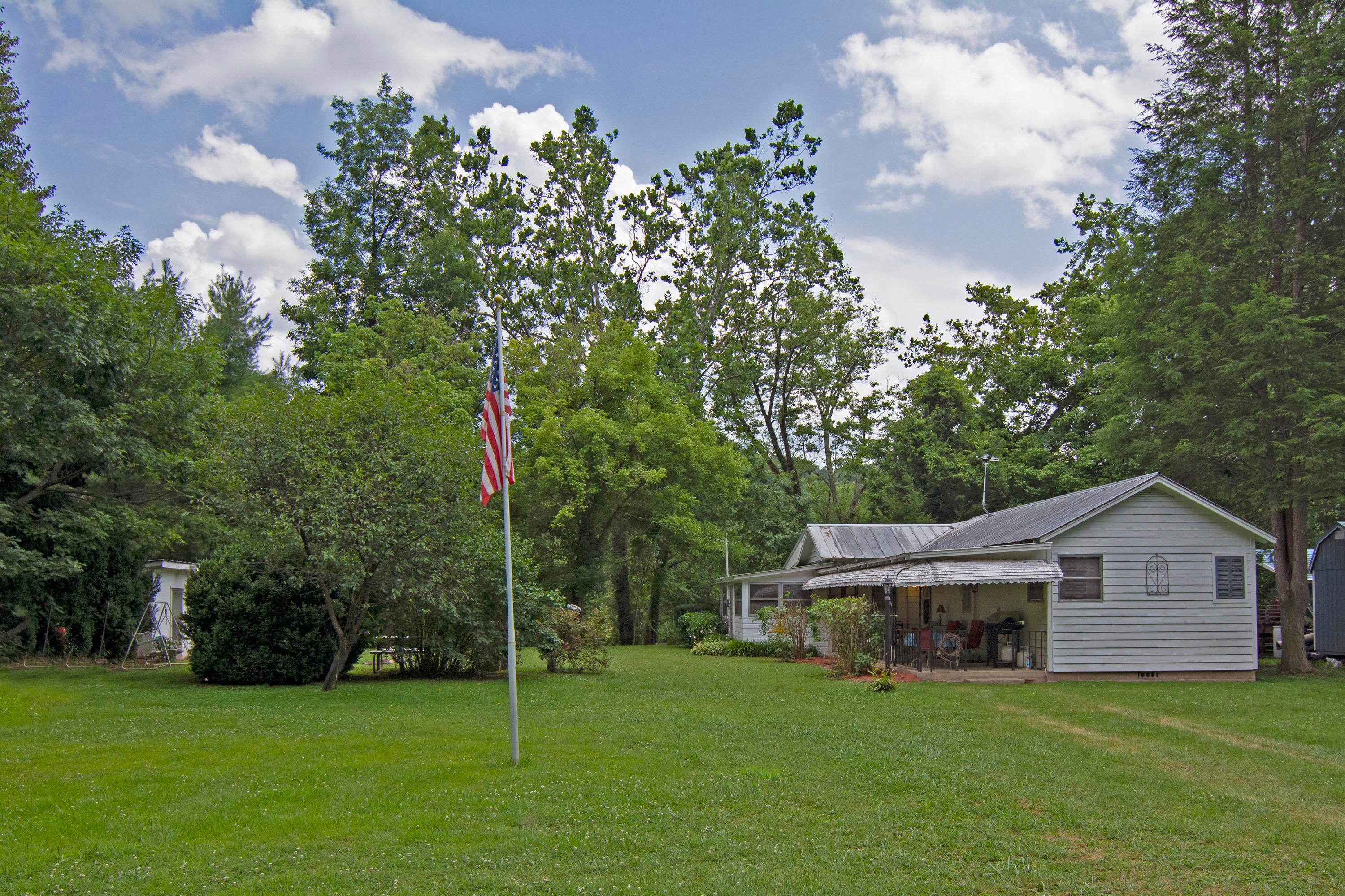9776 State Highway 3 Alderson, WV 24910 - Photo 8 of 38 Gallery Image 8