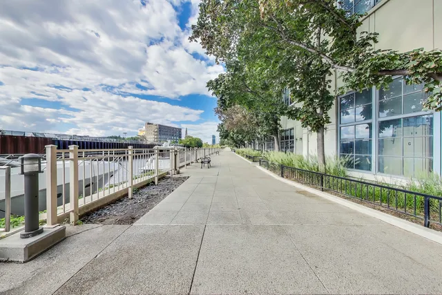 $300,000 | 900 North Kingsbury Street, Unit 1019, Chicago, IL 60610