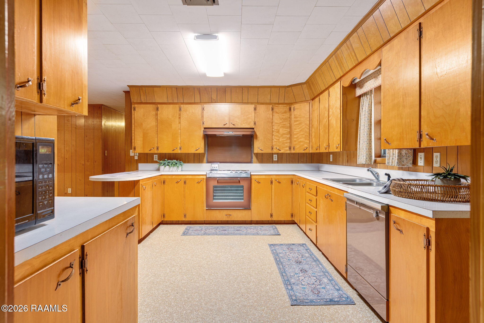 2403 West Schambers Basile, LA 70515 - Photo 14 of 29 Kitchen