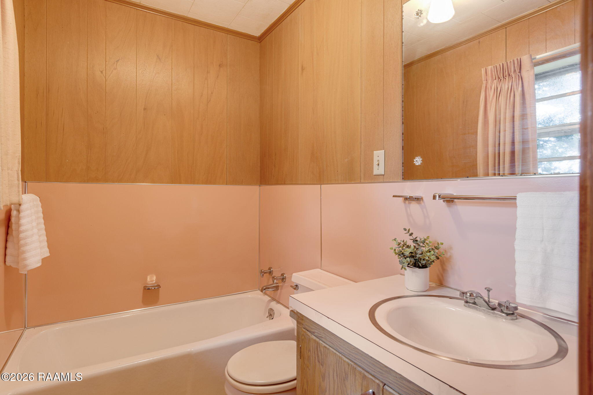 2403 West Schambers Basile, LA 70515 - Photo 10 of 29 Primary Bath