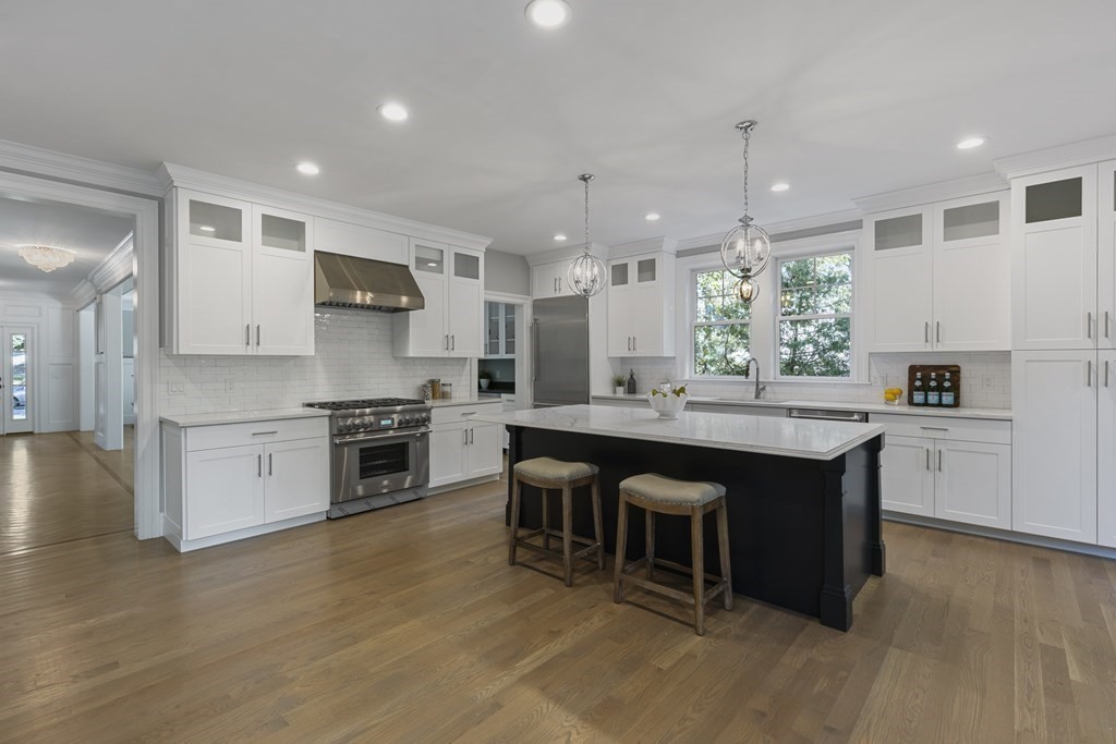 8 Wilson Road Lexington, MA 02421 - Photo 2 of 42