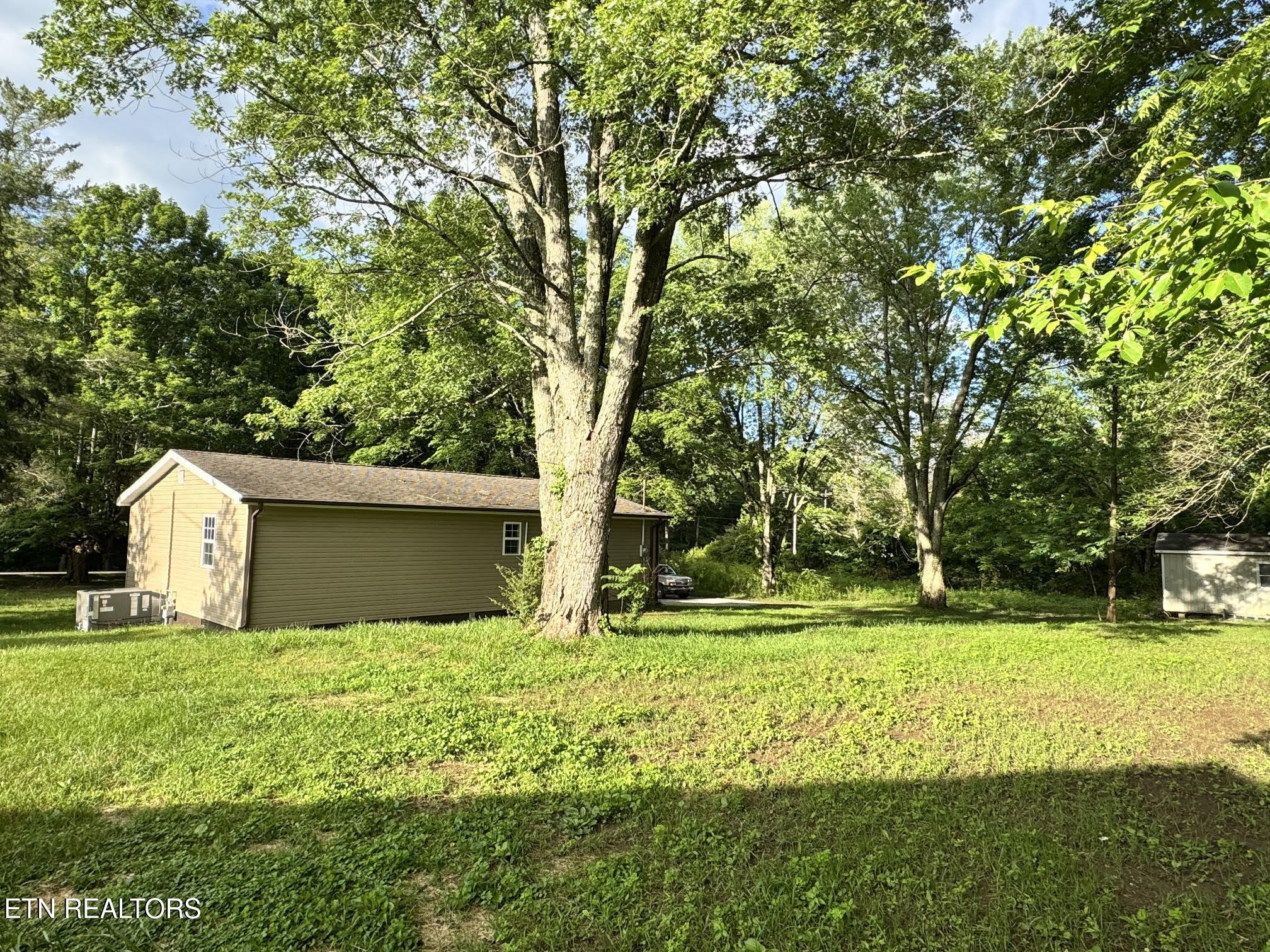 2506 Rugby Pike Jamestown, TN 38556 - Photo 5 of 24