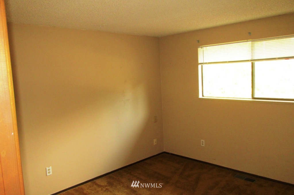 16232 Southeast 179th Street Renton, WA 98058 - Photo 7 of 9 Gallery Image 7